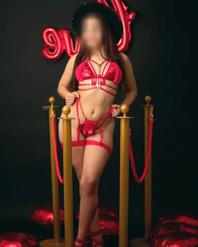 Evie, 21