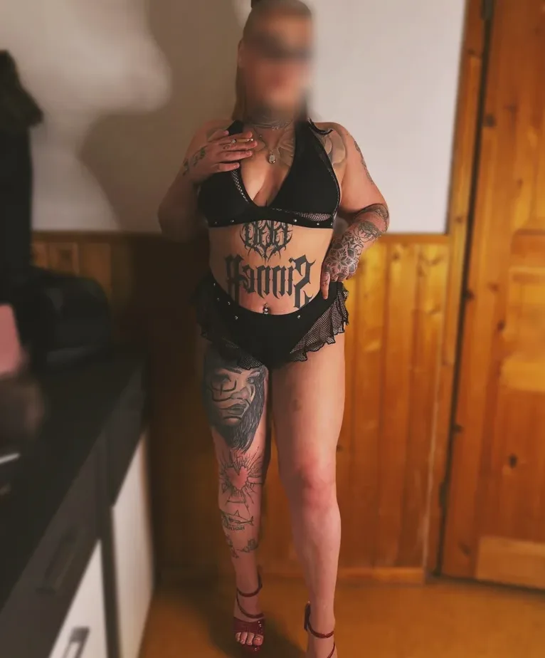 Rebecca, 26